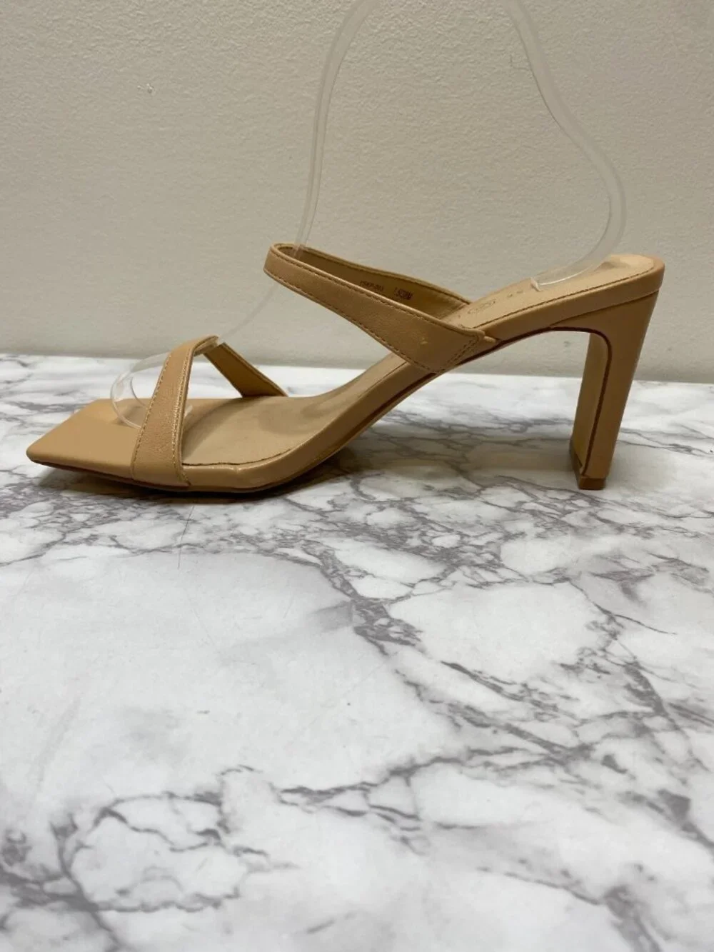 Chinese Laundry Women's Square Toe Nude Strappy Faux Leather Sandal Sz 7.5